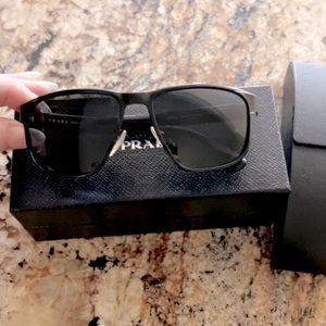 PRADA POLARIZED SUNGLASSES